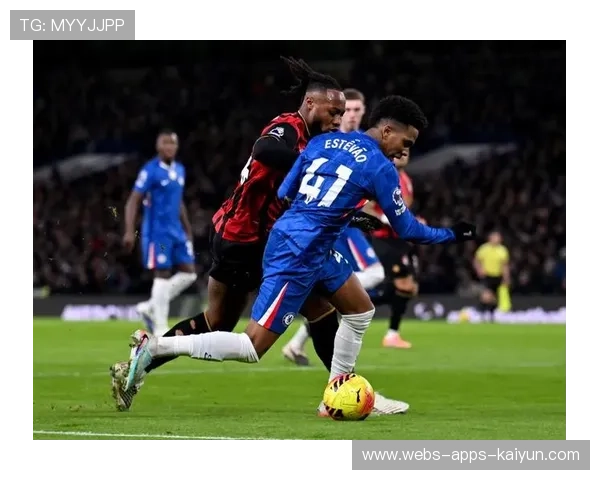 切尔西边锋内切射门果断